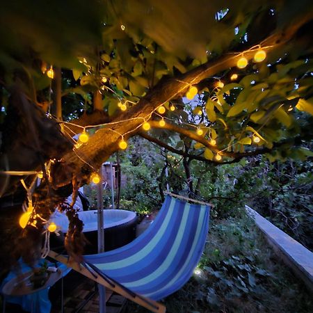 Gjirokastër Lemon Garden Apartment-Hot Tub Jacuzzi מראה חיצוני תמונה