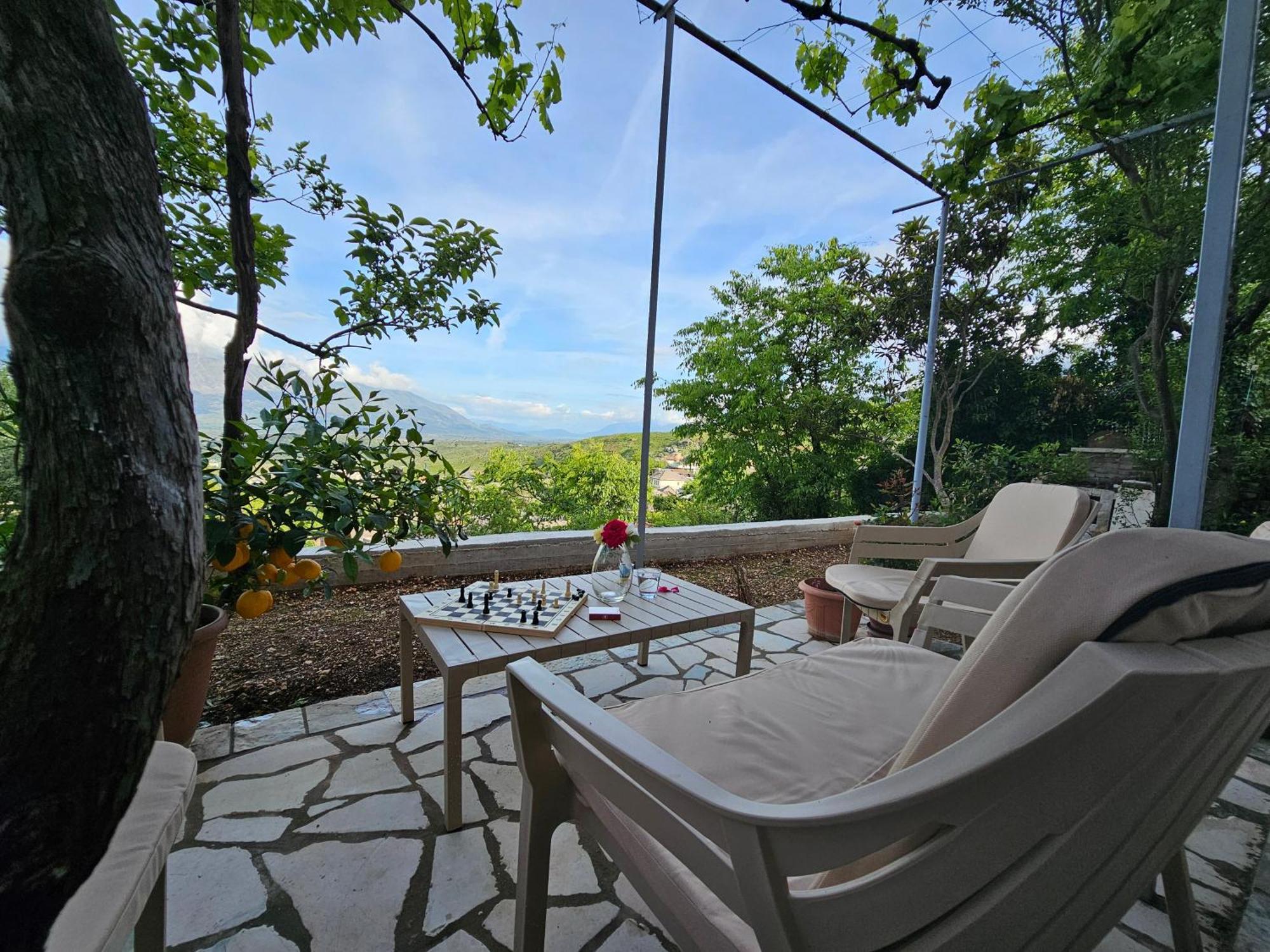 Gjirokastër Lemon Garden Apartment-Hot Tub Jacuzzi מראה חיצוני תמונה