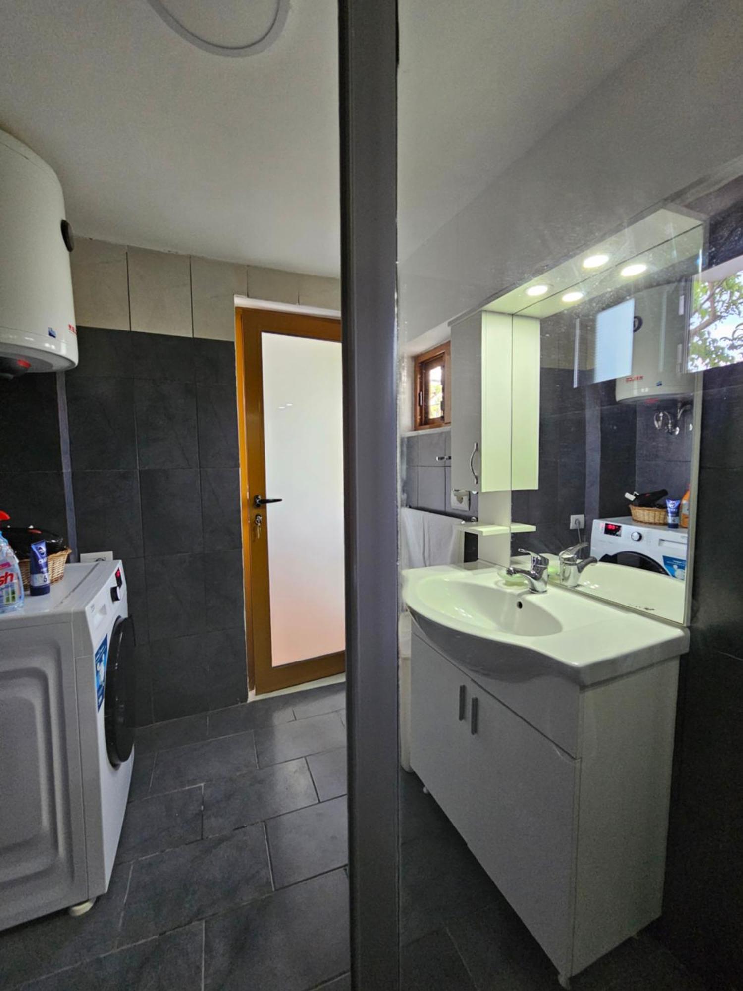 Gjirokastër Lemon Garden Apartment-Hot Tub Jacuzzi מראה חיצוני תמונה