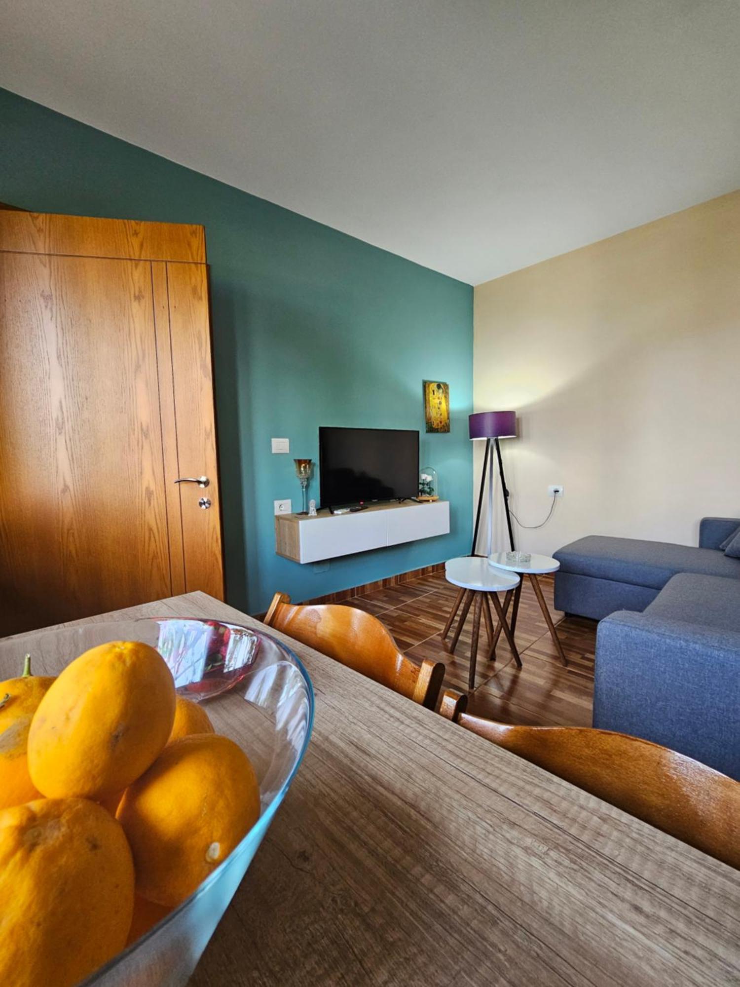 Gjirokastër Lemon Garden Apartment-Hot Tub Jacuzzi מראה חיצוני תמונה