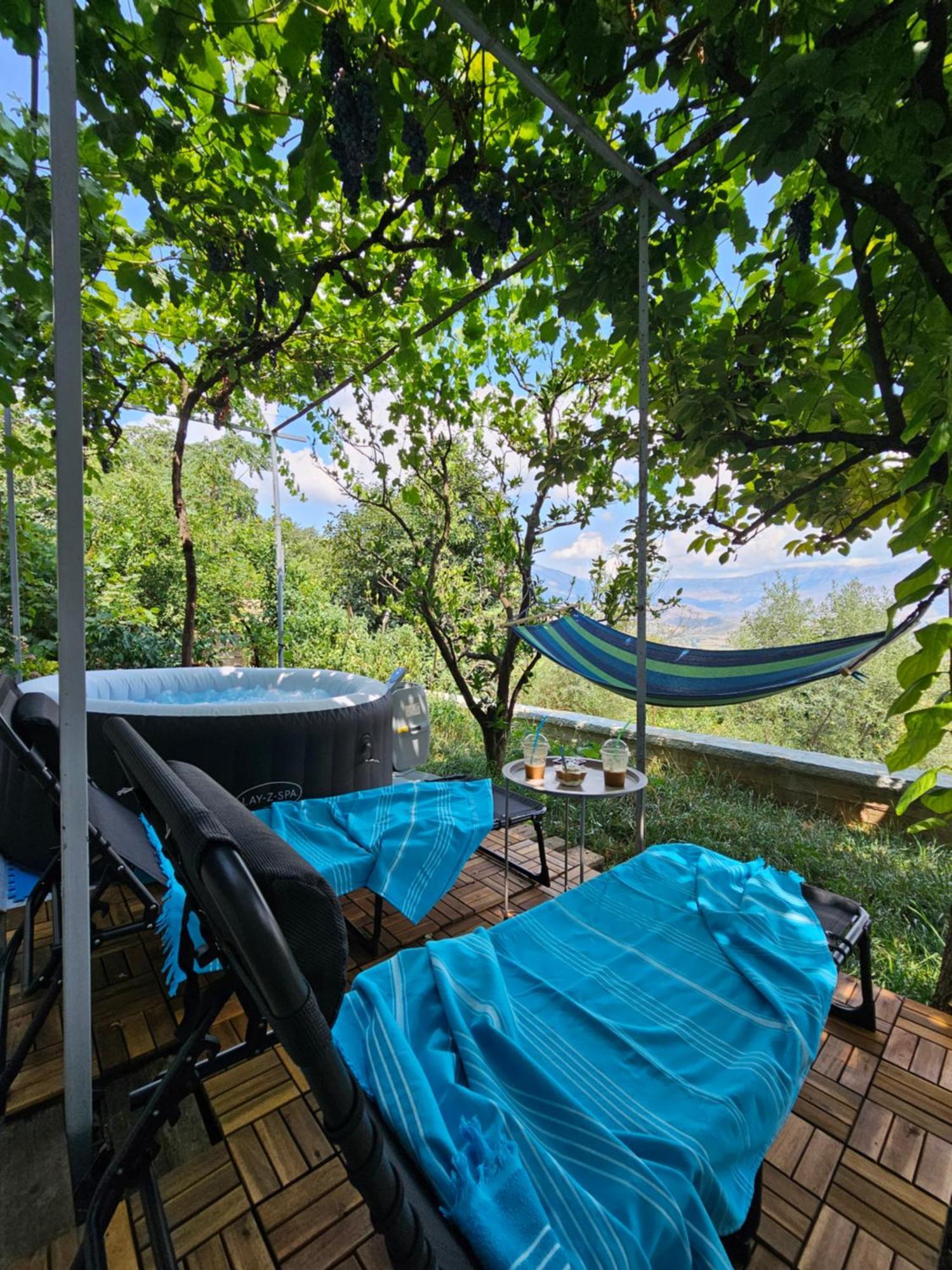 Gjirokastër Lemon Garden Apartment-Hot Tub Jacuzzi מראה חיצוני תמונה